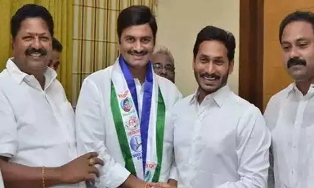 RRR vs Jagan’s Narsapuram tour