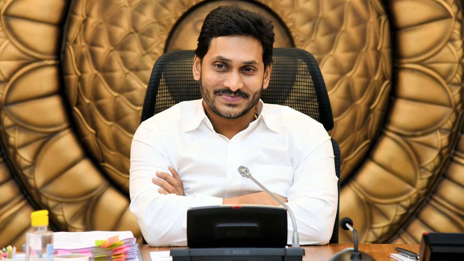 జగన్ సొంత ఆస్తులు రాసిస్తున్నాడా?