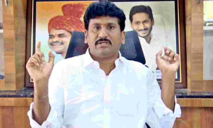 పోలీసులంటే వైసీపీ గూండాలా?