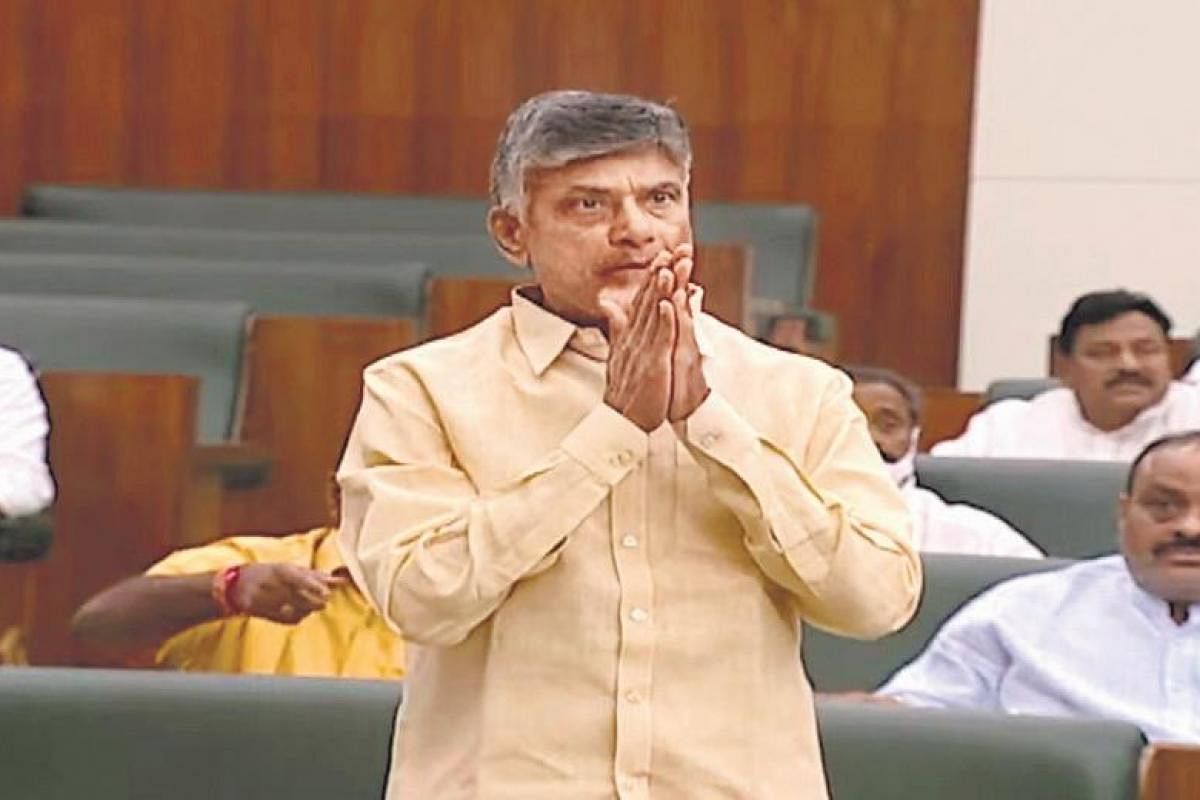 చంద్రబాబు సంస్కారం వాళ్లూ గమనిస్తున్నారు!