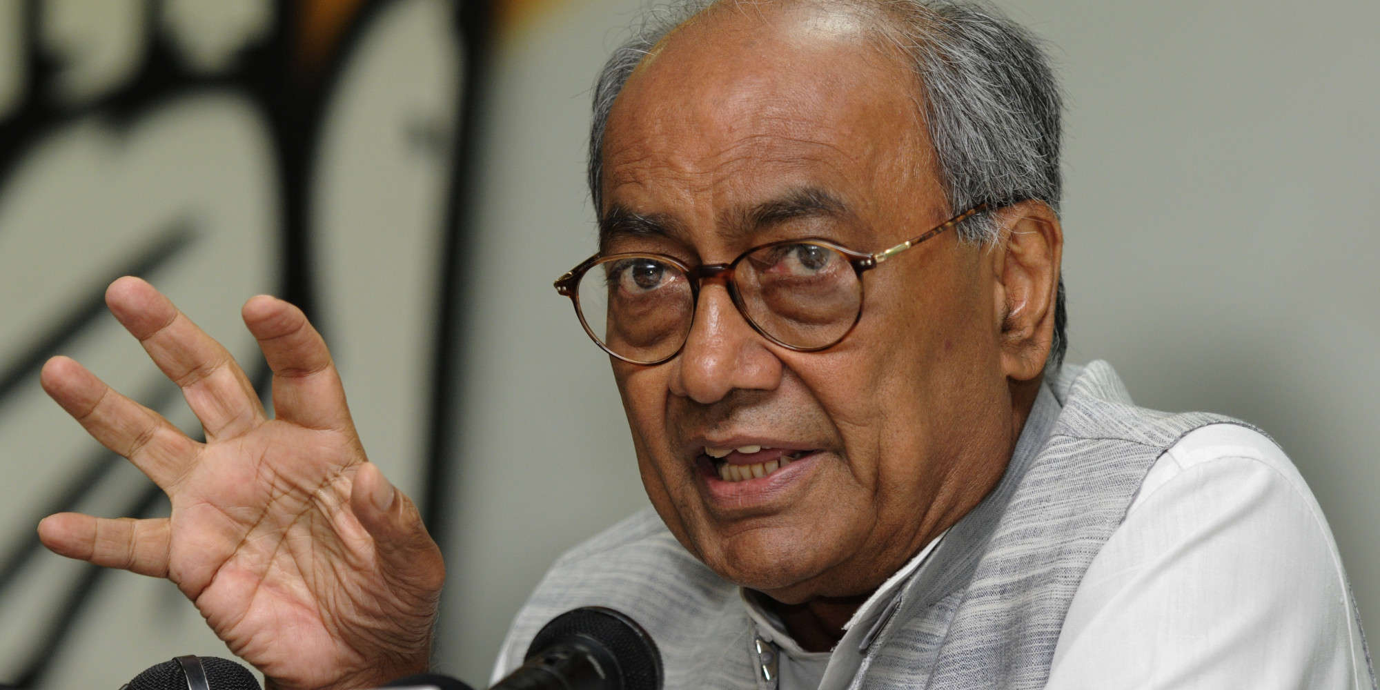 AICC sends Digvijay Singh to rescue TPCC