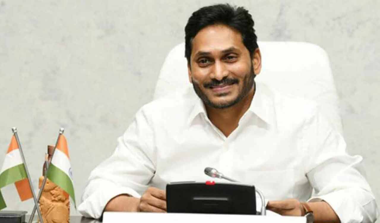జగన్ స్ట్రాటజీ : తండ్రికి ఆప్తులు ఎవరూ మిగలొద్దు!