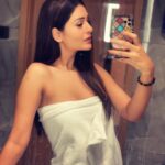Pic Talk: Payal’s hot show in bath towel