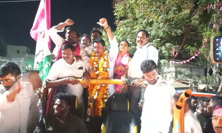 `సెస్‌’ ఎన్నికల్లో బండి సంజయ్ కు పరాభవం!