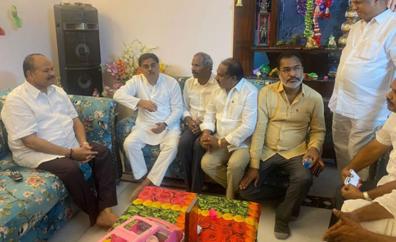 ఏపీ బీజేపీలో ప్రకంపనలు సృష్టిస్తున్న కన్నాతో నాదెండ్ల భేటీ!