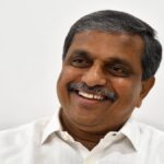 సొంత పార్టీ వారినే ఆత్మరక్షణలో పడేస్తున్న సజ్జల వాఖ్యలు