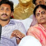 అమ్మ, కొడుకు.. వేరువేరుగా వేడుకల్లో..