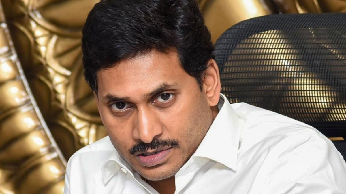 జగన్ జీవితంలో జవాబు చెప్పలేని ప్రశ్నలివే!