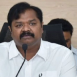 తిట్టమంటారు.. చెప్పుతో కొట్టమంటారు..