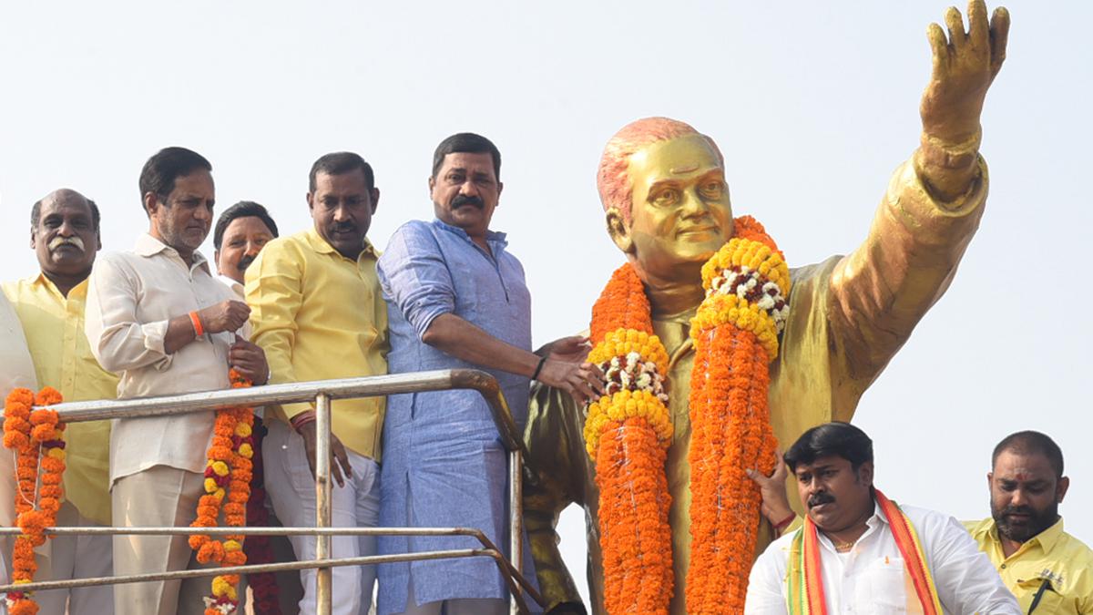 మాజీ మంత్రి గంటాను టిడిపి మోయవలసిందేనా!