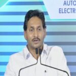 విశాఖ రాజధాని కాబోతుందనే జగన్ ప్రకటనపై దుమారం