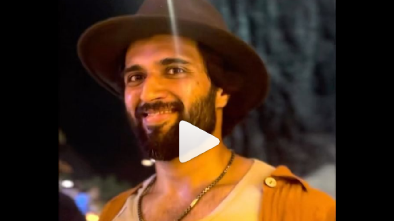 Rowdy boy- Vijay Devarakonda’s new year celebration moments go viral