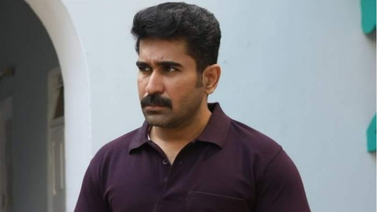 Tamil actor Vijay Antony severely injured on the sets of Pichaikkaran 2