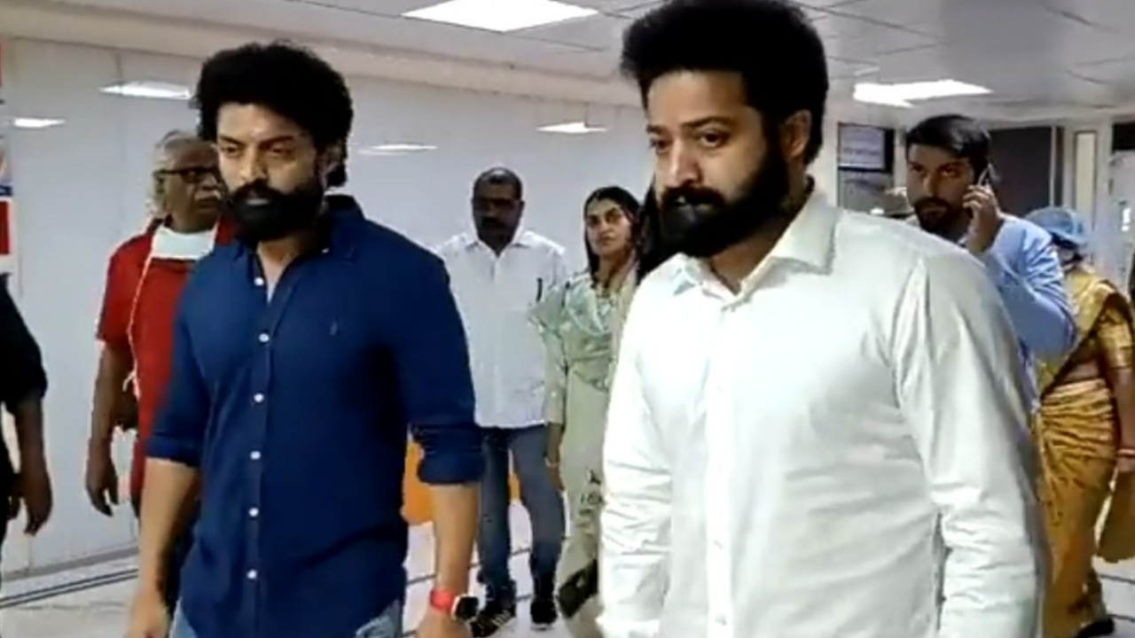 Jr. NTR & Kalyan Ram visits Taraka Ratna