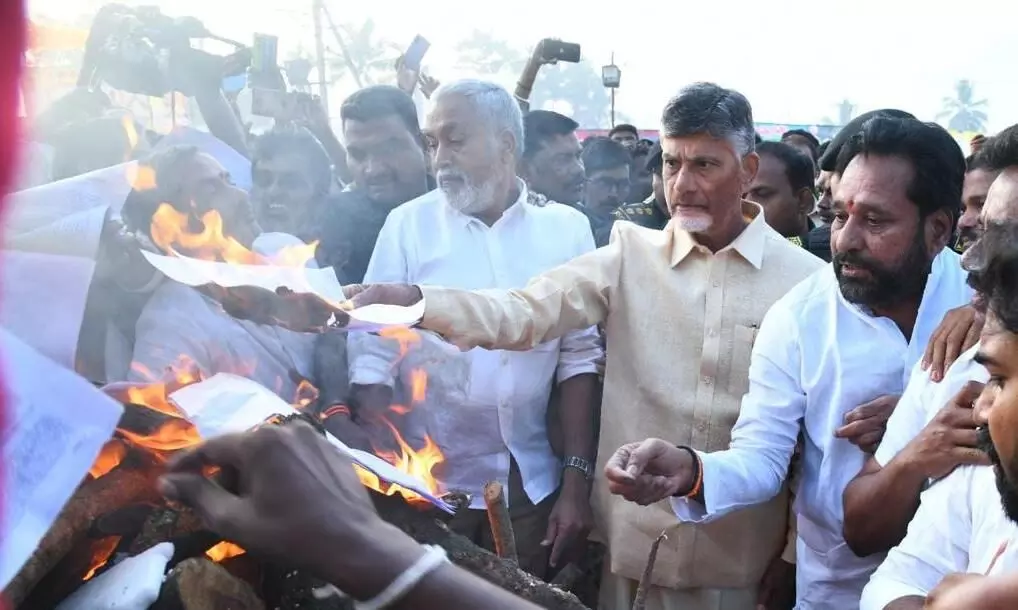 పోలీసులు.. మానసికంగా బానిసలయ్యారా?