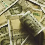 ఏపీలో వాలంటీర్ల నకిలీ నోట్ల పంపిణీ వెనుక వైసీపీ నేతలు!