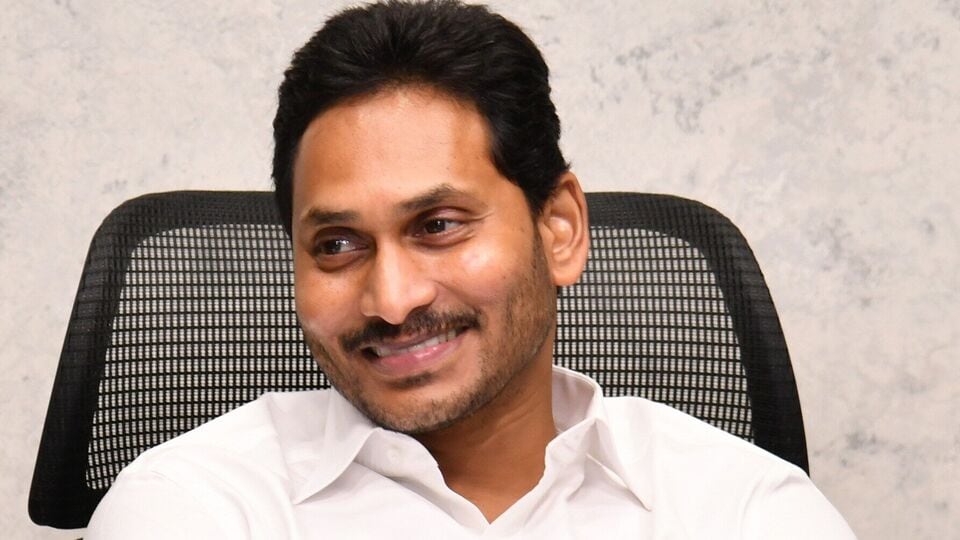 Jagan’s new strategy for the ‘Gadapa Gadapaku’ program