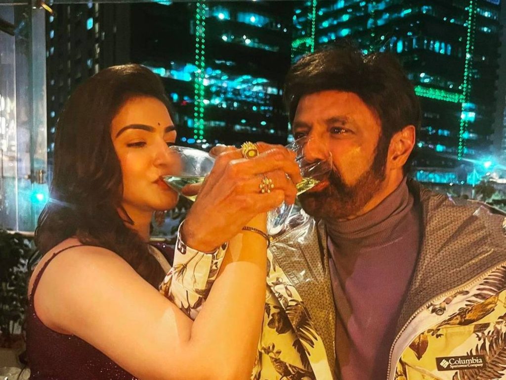 <strong>Pic Talk: Balayya partying with Honey Rose</strong>