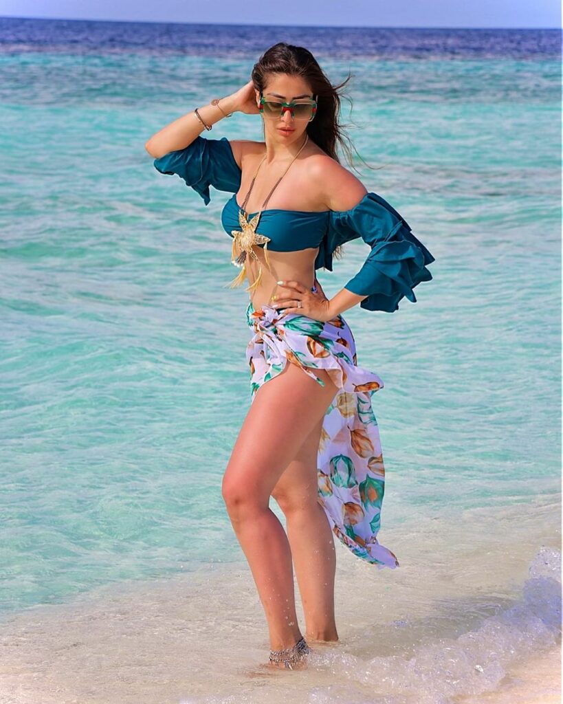 Pic Talk: Breathtaking Raai Laxmi on the beach