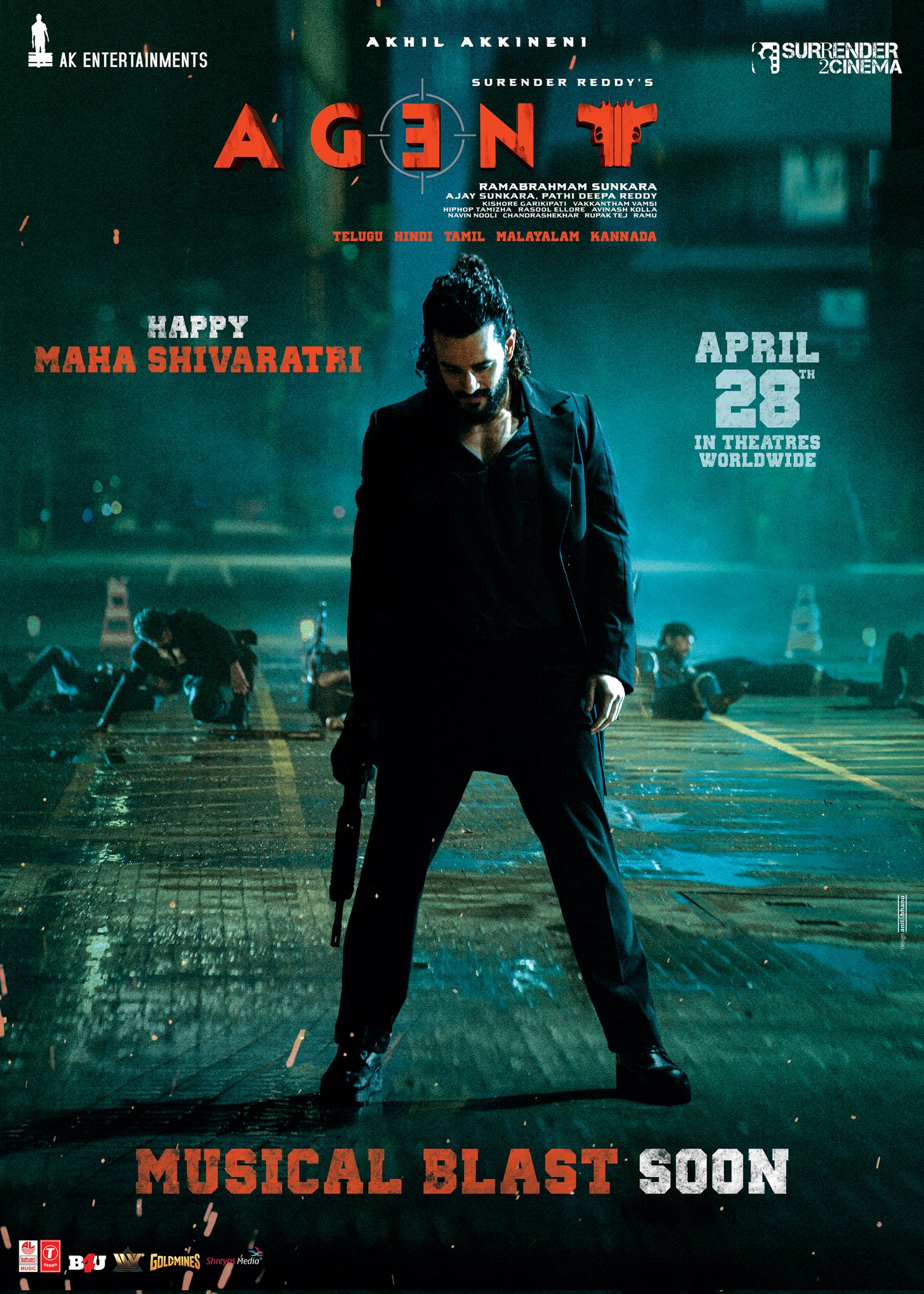 Akhil lits up hopes for Akkineni fans