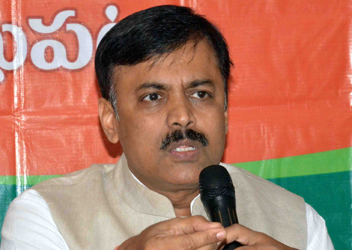 రాజకీయ మనుగడ కోసం `కాపు’ జెండా ఎత్తుకున్న జివిఎల్!