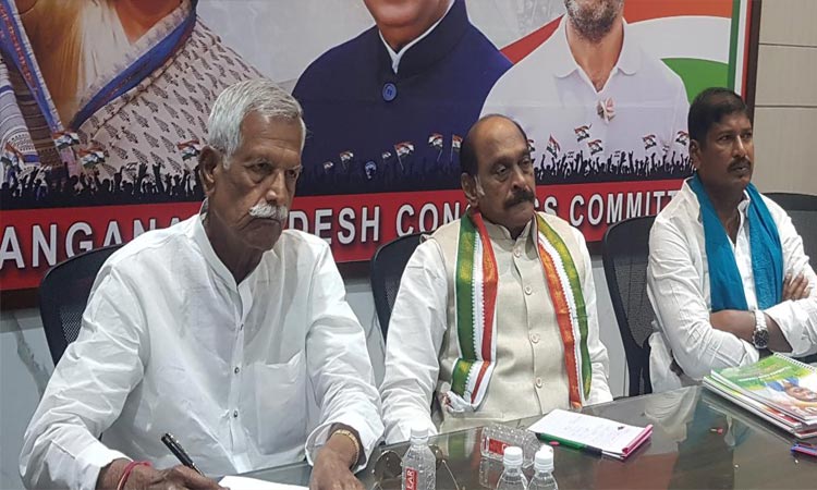 తెలంగాణ కాంగ్రెస్ నేతల ధిక్కార స్వరంతో ఆగ్రహిస్తున్న థాక్రే