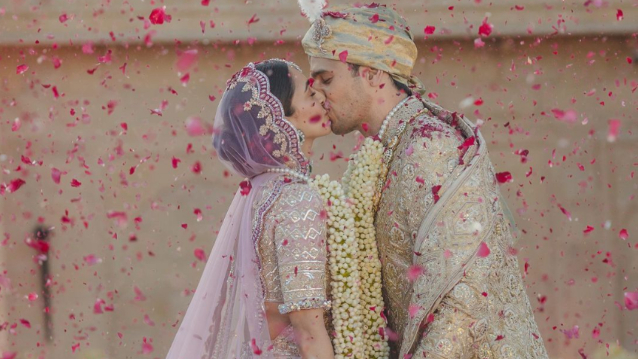A video glimpse from Kiara Advani & Sidharth Malhotra’s wedding