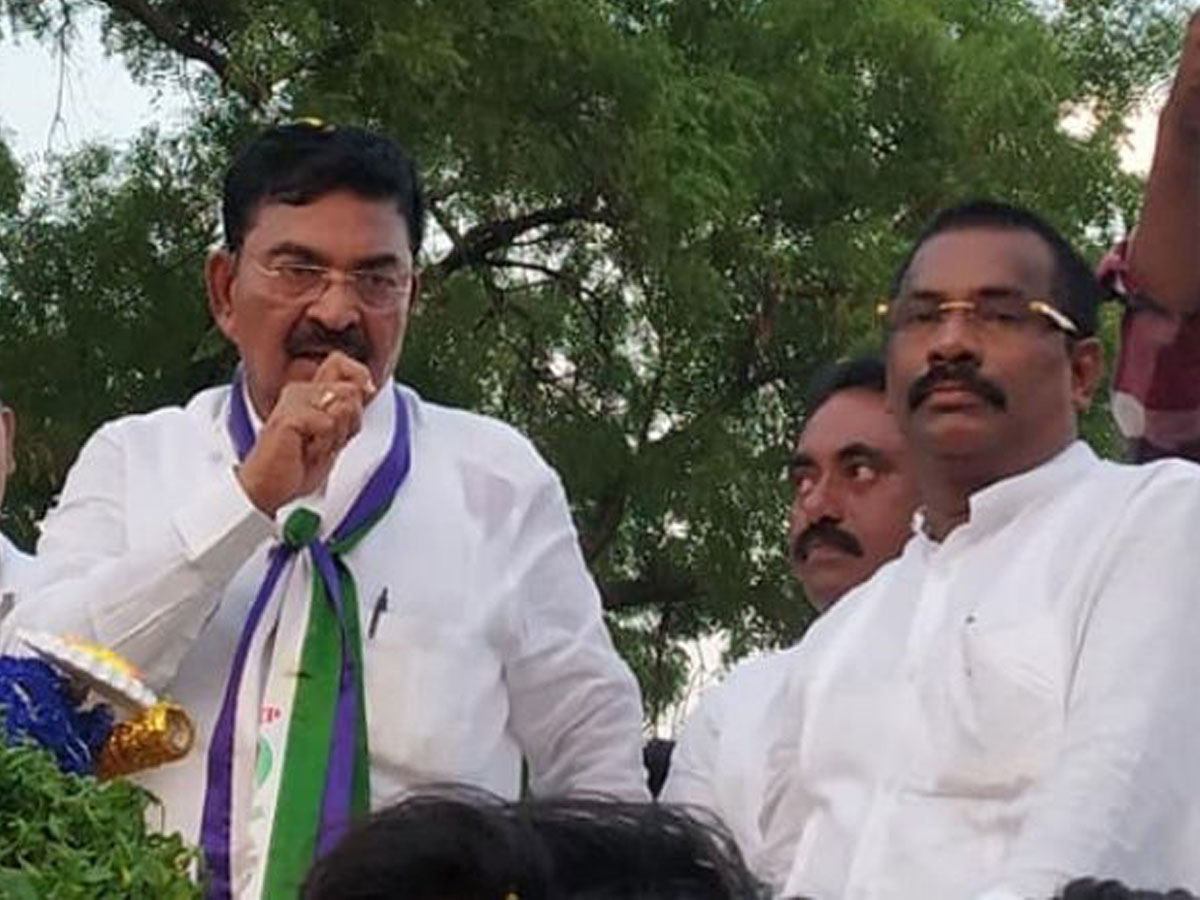 నెల్లూరు జిల్లాలో మరో వికెట్ పడుతుందా?