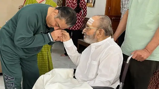 <strong>Kamal Haasan bids farewell to his master Viswanath Garu</strong>