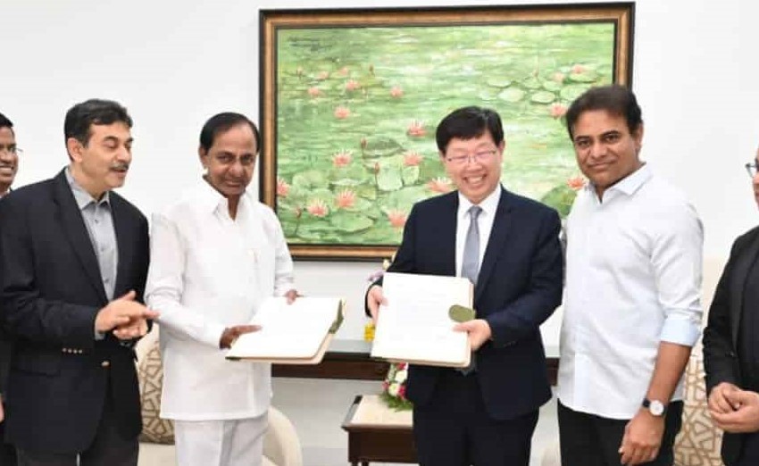 కేసీఆర్ ను నవ్వులపాలు చేసిన ఫాక్స్ కాన్ పెట్టుబడులు!