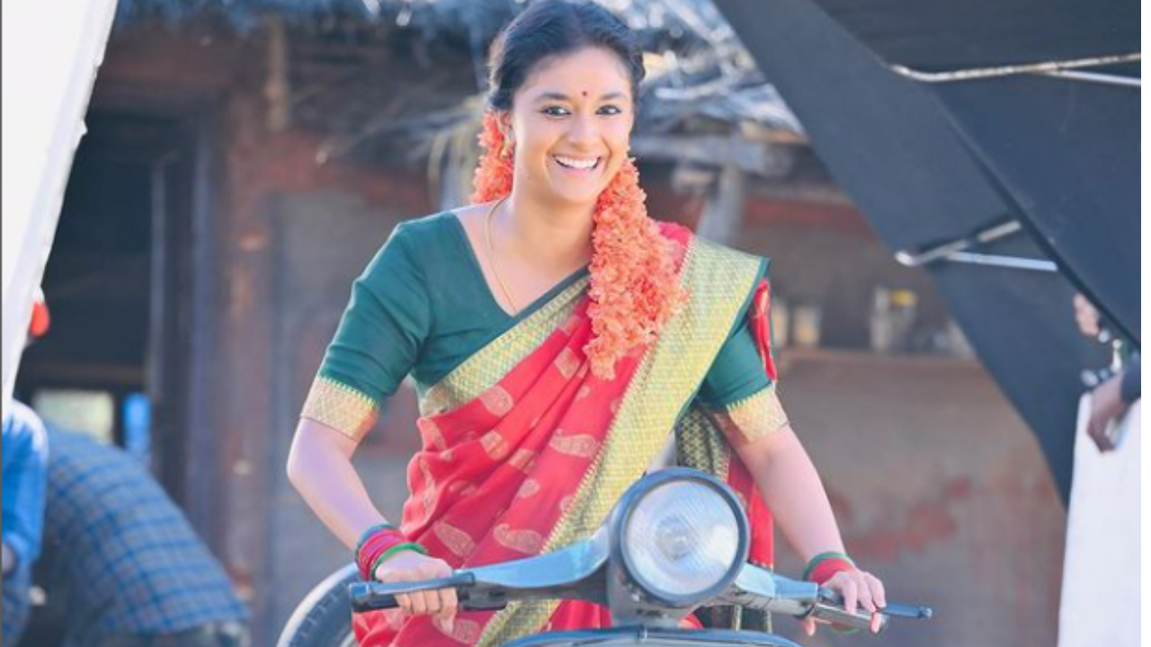 Keerthy Suresh gifts gold coins to her ‘Dasara’ team members