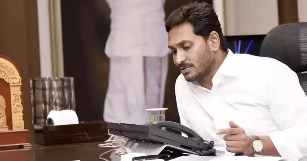 ‘జగనన్నకు చెబు దాం’ కార్యక్రమంతో వైసీపీలో ముసలం