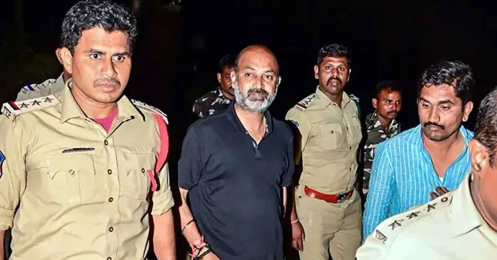 ఫోన్ మిస్సింగ్ లో పోలీసులపై నెపం నెట్టివేస్తున్న బండి సంజయ్