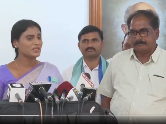 సీపీఎం కార్యాలయంలో షర్మిలకు పరాభవం!