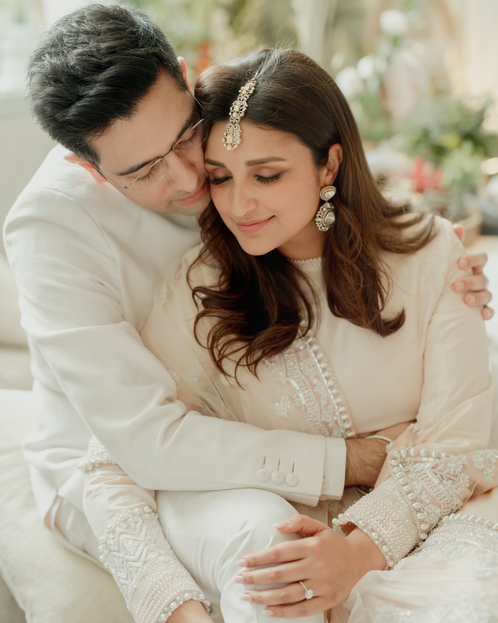 Viral Pics : Parineeti Chopra gets engaged to Raghav Chadha