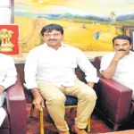 పొంగులేటి మద్దతుదారుల ప్రశ్నలతో ఈటెల ఉక్కిరి, బిక్కిరి