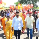 అమ్మతో, బంధువులతో కలసి వందో రోజు అడుగేసిన లోకేష్