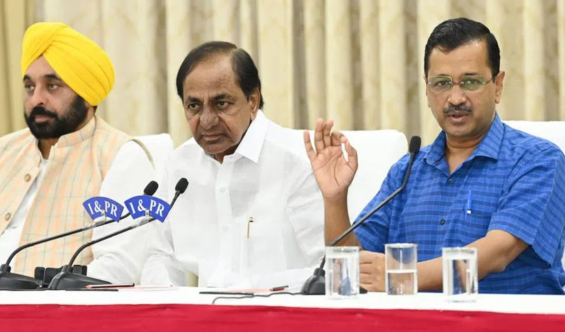 ఎమర్జెన్సీని తలపిస్తున్న ఢిల్లీలో కేంద్రం ఆర్డినెన్స్