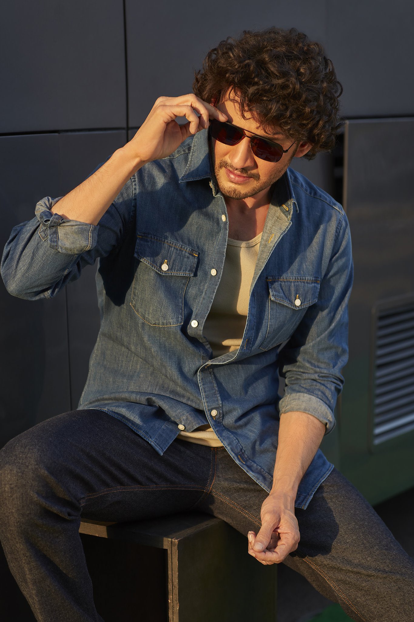 Viral Pics : Mahesh Babu wows in lumbersexual look