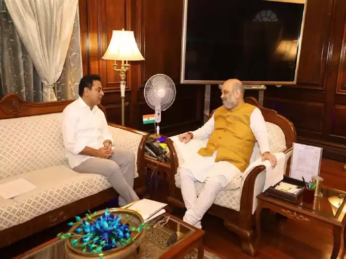 ఐటీ, ఈడీ దాడుల ప్రభావంతోనే కేటీఆర్ ఢిల్లీ యాత్ర!