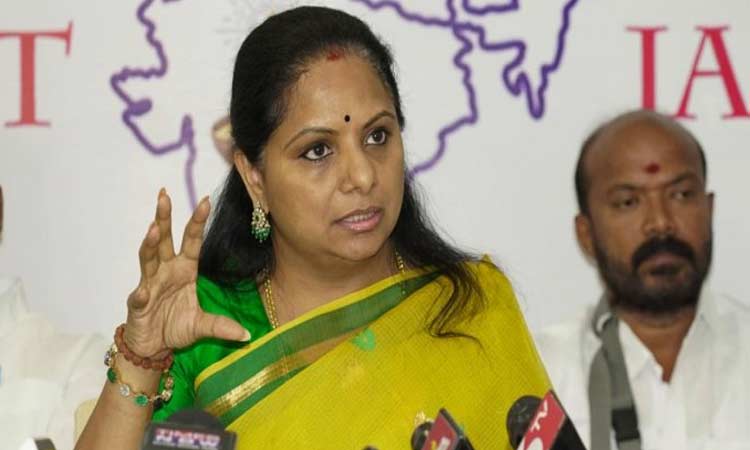 లిక్కర్‌ స్కామ్ లో కవితపై ఇరకాటంలో బిజెపి పెద్దలు!