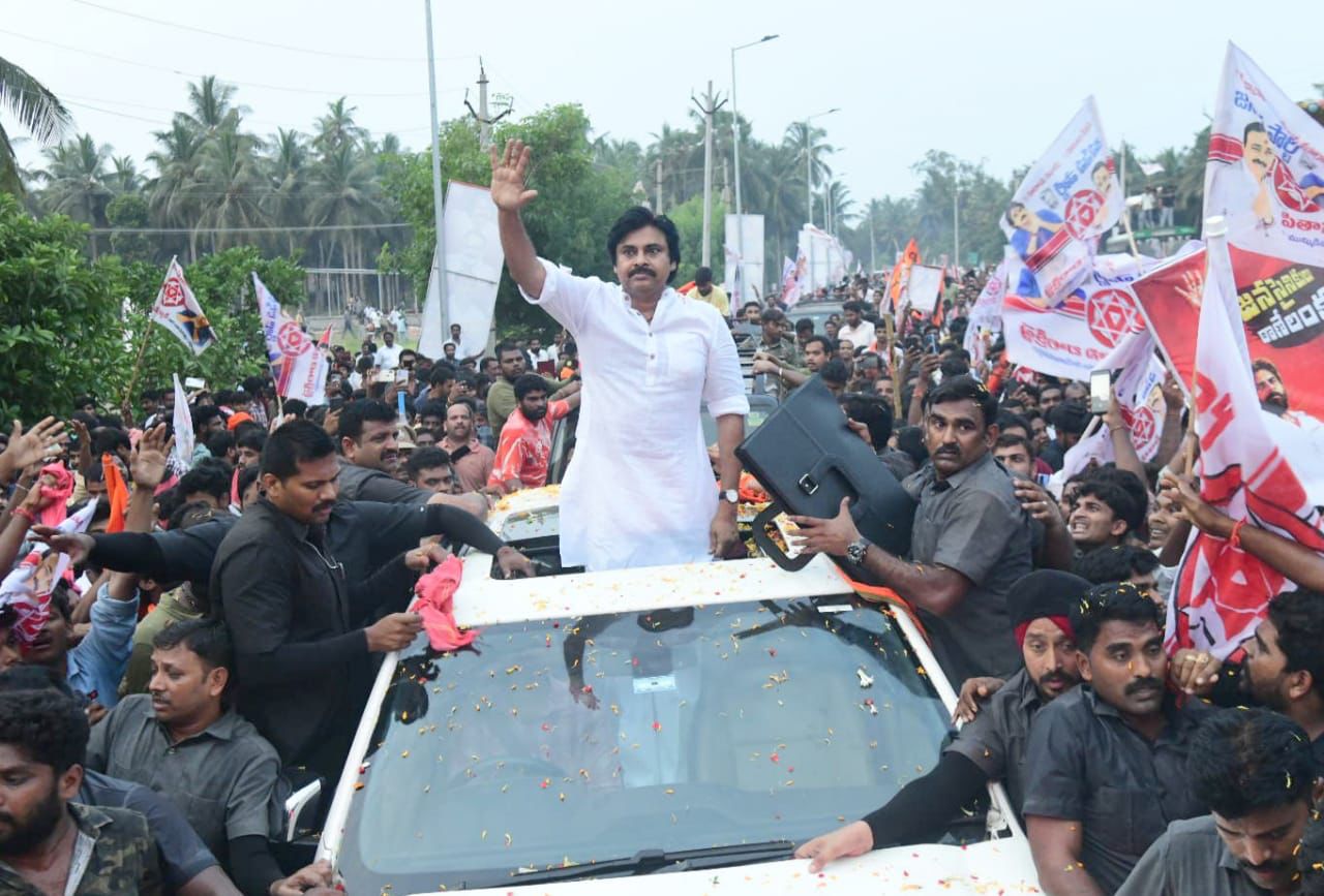 `ఉచిత పధకాలు’పై పవన్ కళ్యాణ్ తికమక