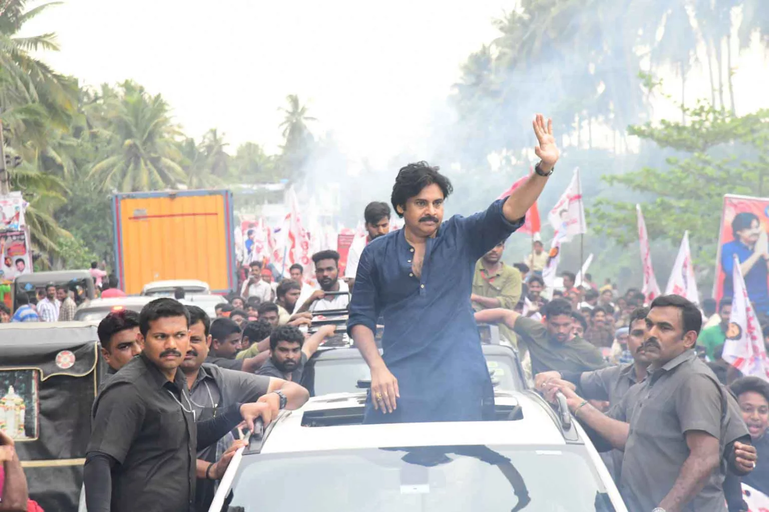 తాగుబోతోడు మాట పట్టుకొని తలనొప్పి తెచ్చుకున్న పవన్ కళ్యాణ్