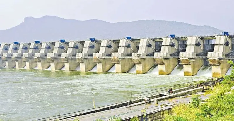 పోలవరం ప్రాజెక్టుపై చేతులెత్తేసిన జగన్, మోదీ !