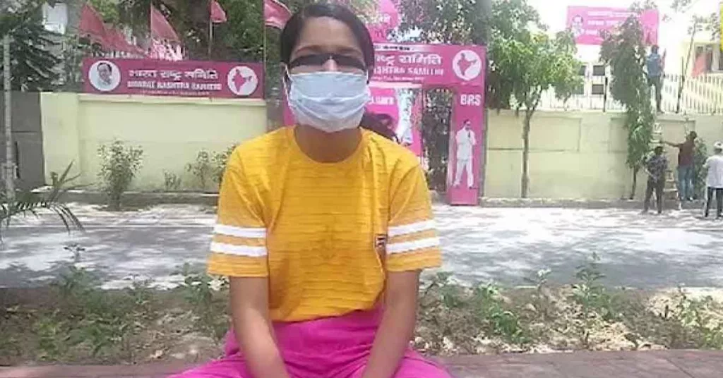 లైంగిక వేధింపులపై కేసీఆర్ ను టార్గెట్ చేస్తున్న యువతి