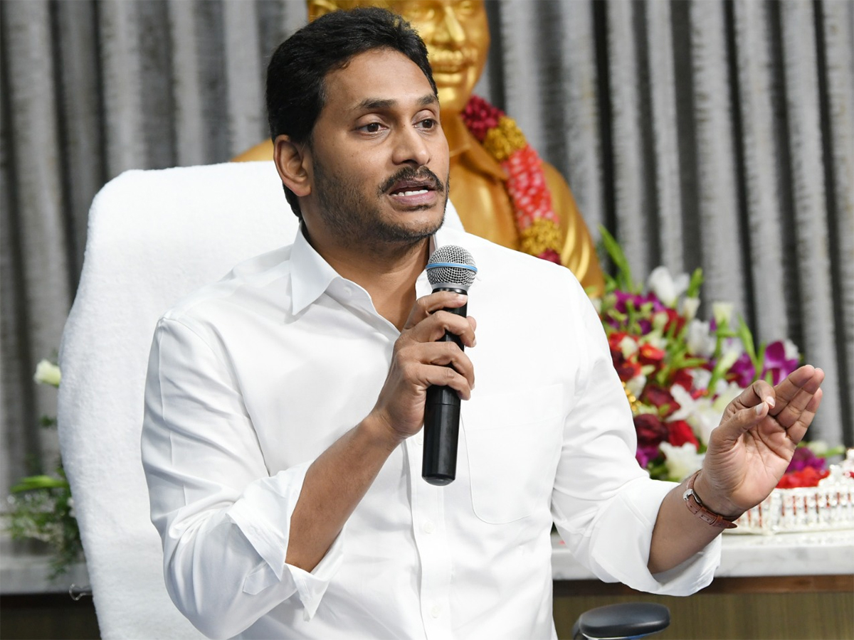This is the Kurukshetra war and you are my courage: Y S Jagan