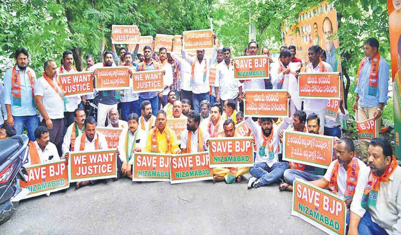 ఎంపీ అరవింద్ పై బిజెపి శ్రేణుల తిరుగుబాటు