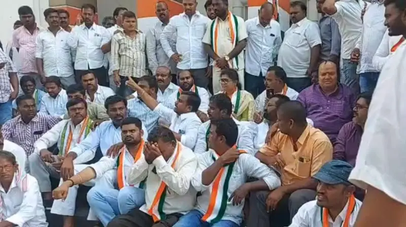 ధర్నా చౌక్ గా మారుతున్న గాంధీ భవన్