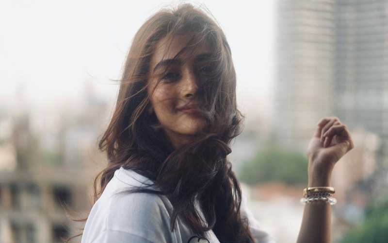 Pooja Hegde looking for offers in second-tier films