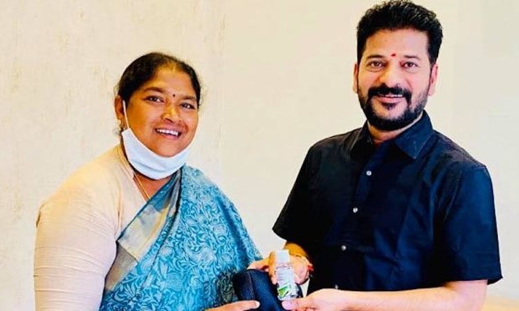 సీతక్క సీఎం అభ్యర్థి…. రేవంత్ మాస్టర్ స్ట్రోక్!